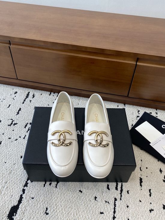 Chanel Retro Low Heel Pointed Toe Leather Dress Shoes