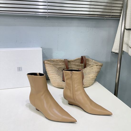 Toteme Pointed Toe Wedge Ankle Boots Leather Sole