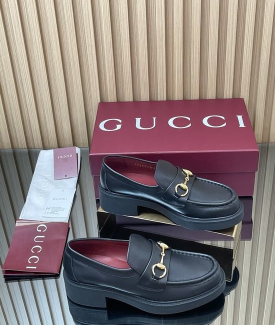 Gucci Horsebit Embellished Grooved Sole Leather Loafers