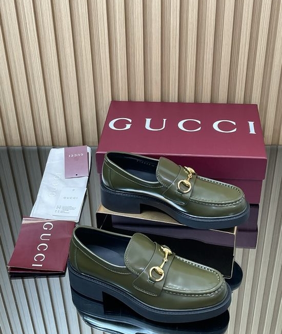 Gucci Horsebit Embellished Grooved Sole Leather Loafers