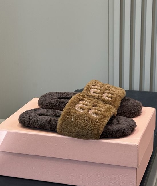 Miu Miu Furry Warm Shearling Lined Slippers Soft and Comfortable