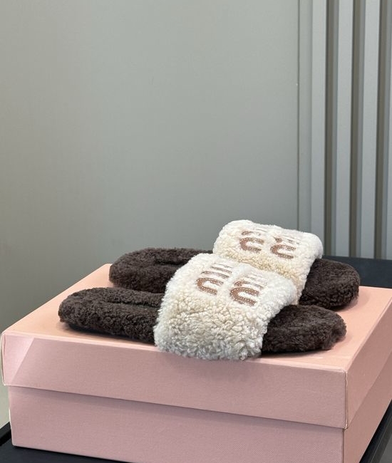 Miu Miu Furry Warm Shearling Lined Slippers Soft and Comfortable