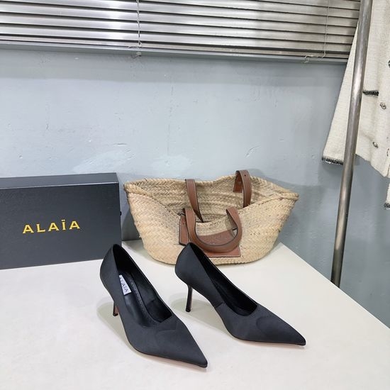 Alaia Heart Decor Pointed Toe Stiletto High Heel Pumps