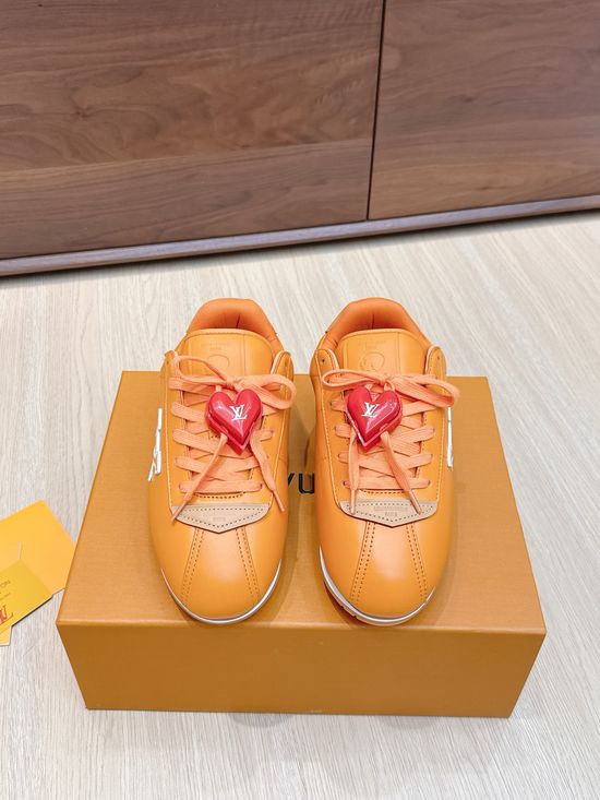 Louis Vuitton Casual Fashion Sneakers With Soft Upper And Durable Sole