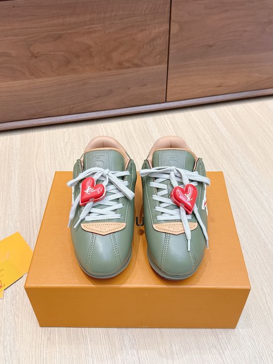 Louis Vuitton Casual Fashion Sneakers With Soft Upper And Durable Sole