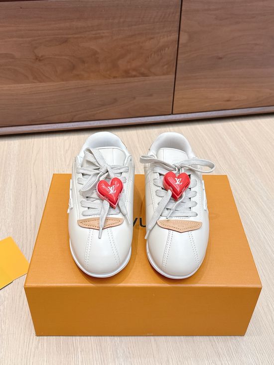 Louis Vuitton Casual Fashion Sneakers With Soft Upper And Durable Sole
