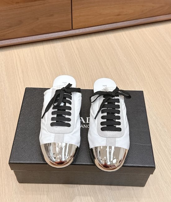 Prada Metallic-Toe Thin-Sole Casual Sneakers