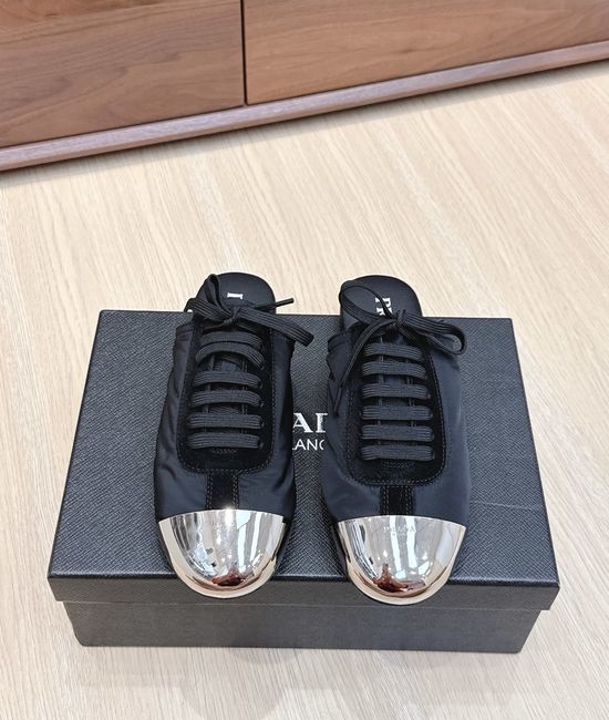 Prada Metallic-Toe Thin-Sole Casual Sneakers