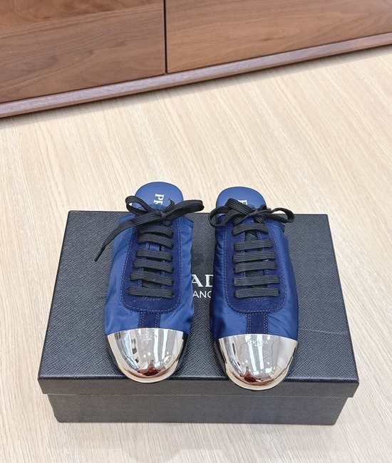Prada Metallic-Toe Thin-Sole Casual Sneakers
