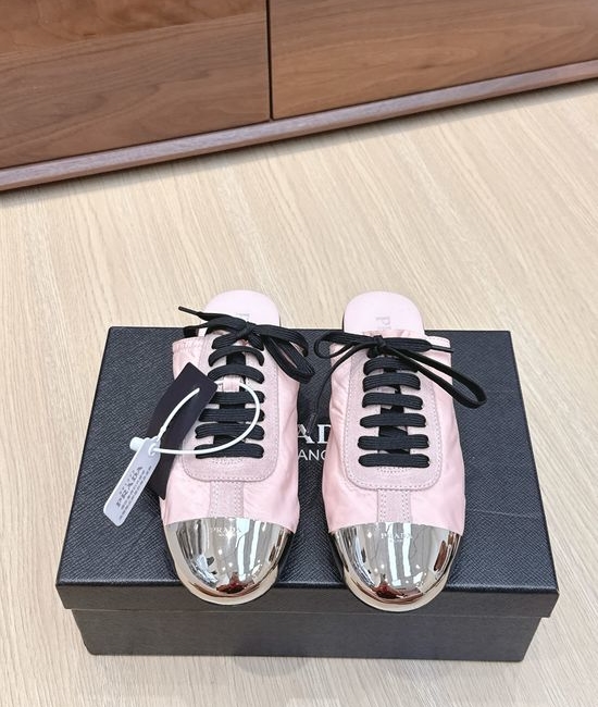 Prada Metallic-Toe Thin-Sole Casual Sneakers