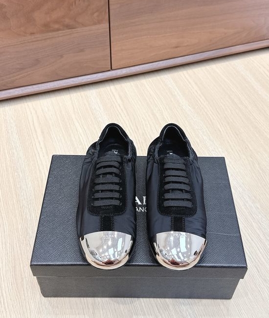 Prada Metallic-Toe Thin-Sole Casual Sneakers