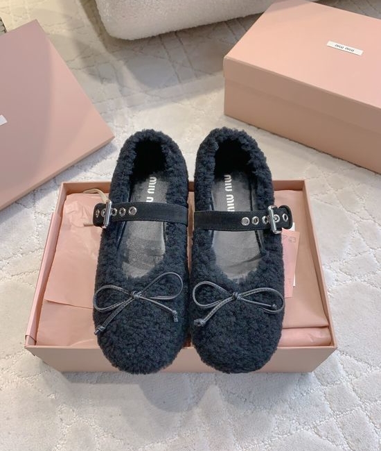 Miu Miu Soft Wool Upper Flat Shoes Comfortable Warm Durable Outsole