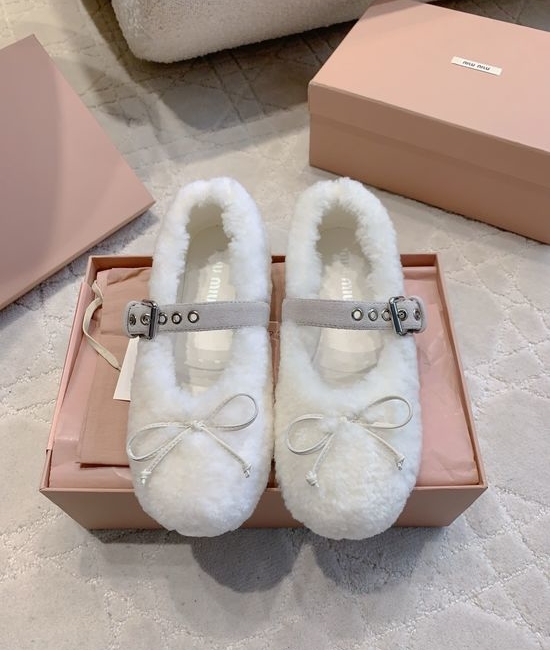 Miu Miu Soft Wool Upper Flat Shoes Comfortable Warm Durable Outsole