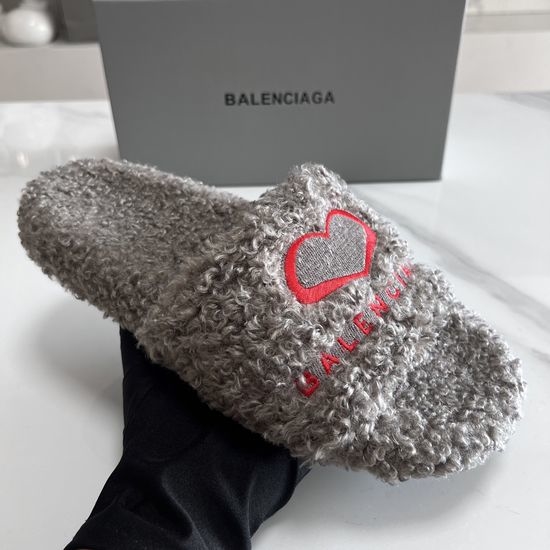 Balenciaga Soft Cozy Fuzzy Plush Indoor Outdoor Slippers