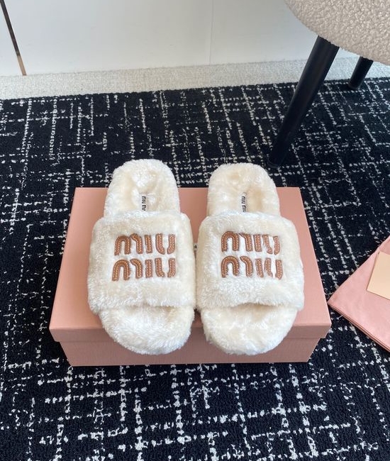 Miu Miu Soft Wool Fuzzy Slippers Anti Slip Sole For Daily Wear