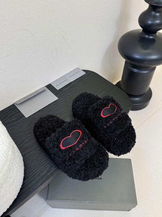 Balenciaga Plush Platform Slippers Embroidery Detail Soft Cozy