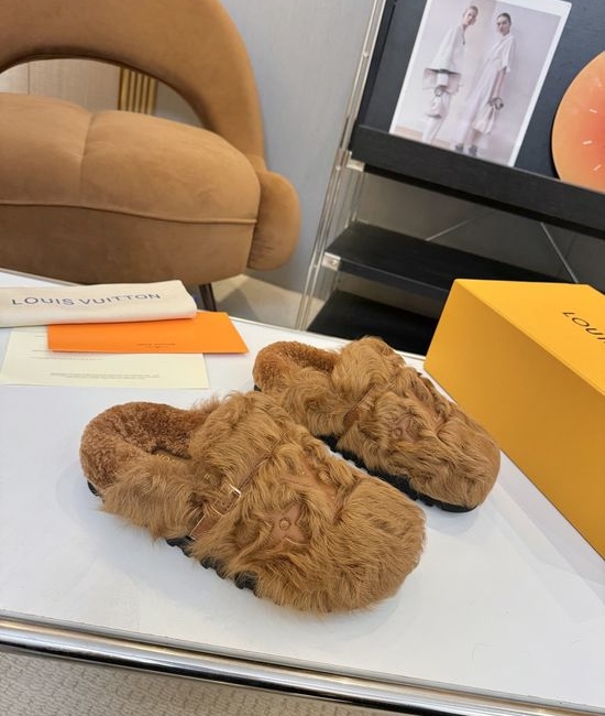 Louis Vuitton LV Curly Lamb Fleece Lined Home Slippers Soft Warm Cozy Non-slip