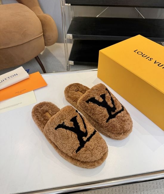 Louis Vuitton LV Wool Lined Home Slippers Soft Warm Non-slip Thick Sole Daily Wear