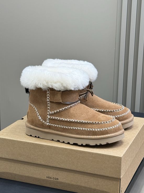 UGG High Top Stitched Wool Lined Warm Comfortable Casual Boots