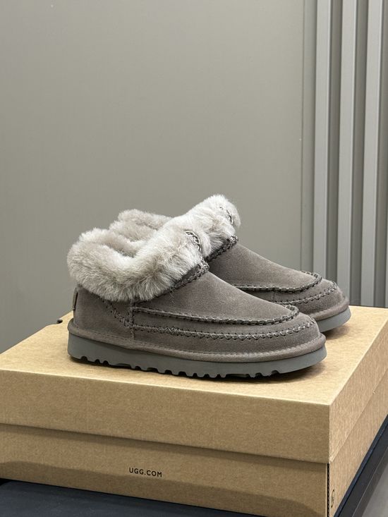 UGG Stitched Wool Lined Low Cut Warm Snow Boots