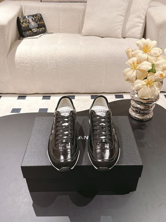 Chanel Classic Black White Comfortable Casual Walking Sneakers