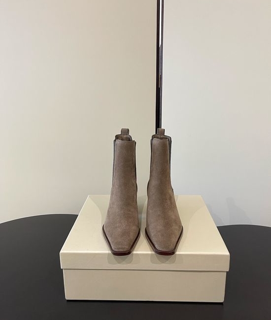 Brunello Cucinelli Elastic Chelsea Ankle Boots With Chain Decor