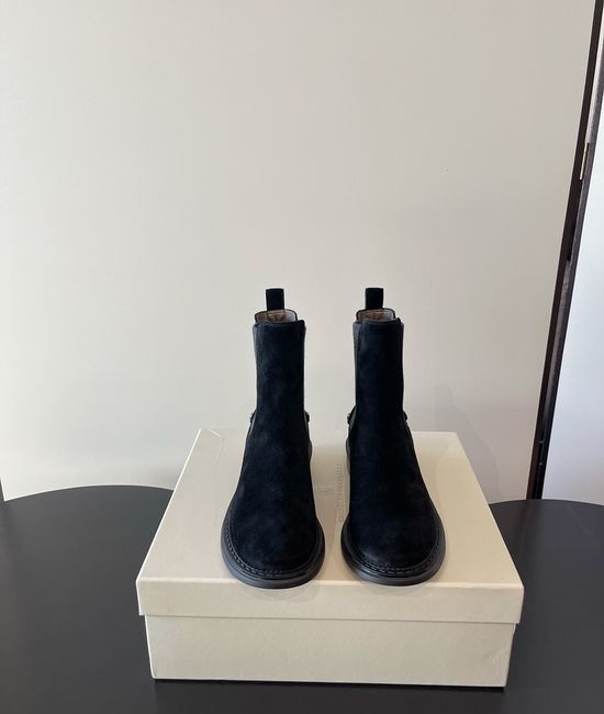 Brunello Cucinelli Elastic Chelsea Ankle Boots With Chain Decor