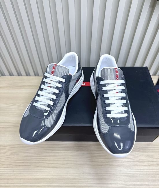 Prada Leather Square Toe Comfortable Non-slip Casual Fashion Sneakers