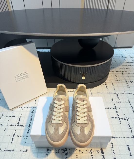 Maison Margiela MM6 Thick Sole Casual Sneakers Lightweight Comfortable Upper