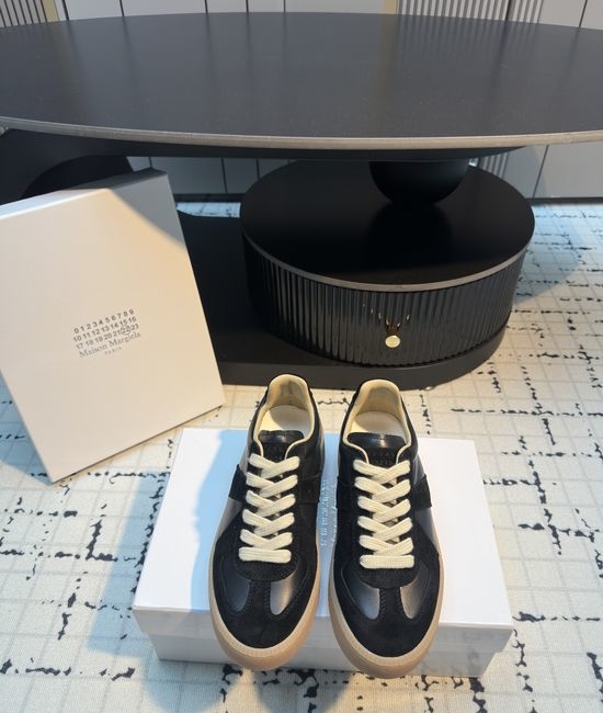 Maison Margiela MM6 Thick Sole Casual Sneakers Lightweight Comfortable Upper