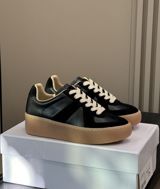 Maison Margiela MM6 Casual Stitched Sneakers With Thickened Non-Slip Sole