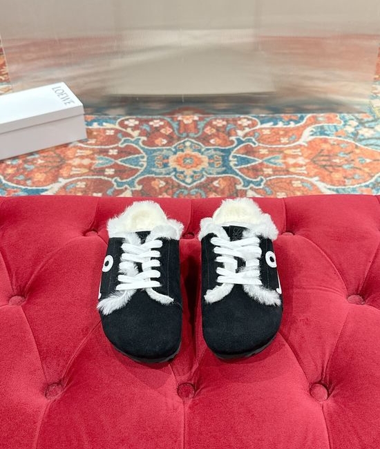 Loewe Comfortable Furry Slippers with Ergonomic Support Design