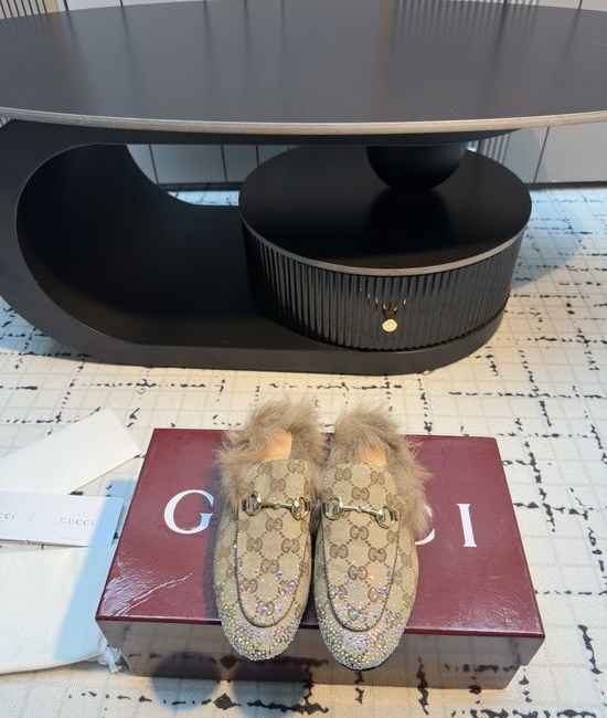 Gucci Classic Horsebit Fur Slides Comfortable Elegant Slip On Footwear