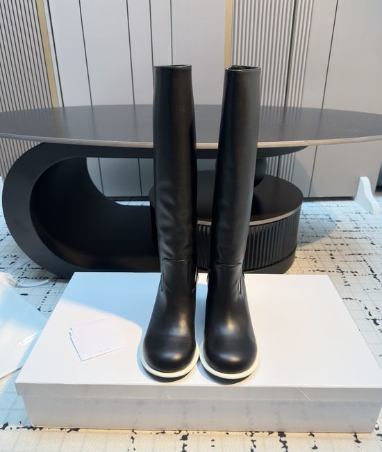 The Row Minimalist Round Toe Calfskin Boots Lightweight Comfortable Footwear