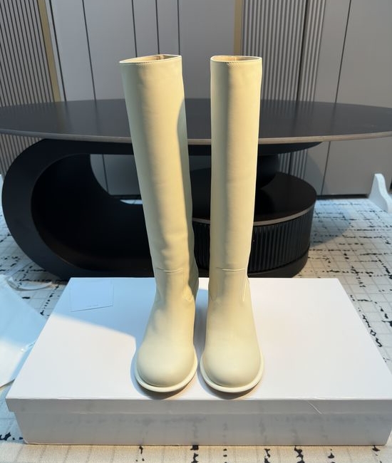 The Row Minimalist Round Toe Calfskin Boots Lightweight Comfortable Footwear