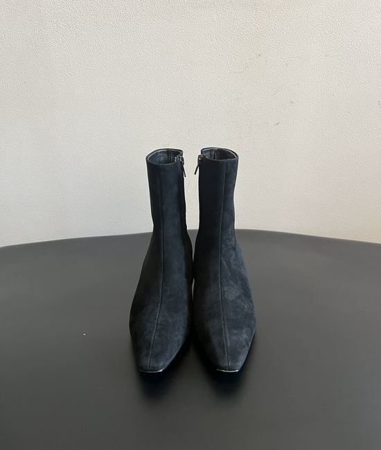 Toteme Suede Kitten Heel Ankle Boots Elegant Versatile