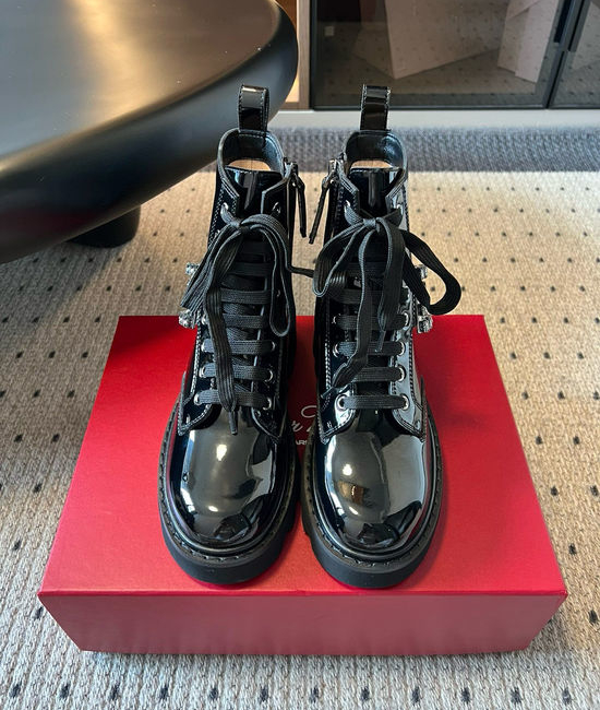 Roger Viver RV Stylish Buckle Decor Chunky Sole Combat Ankle Boots