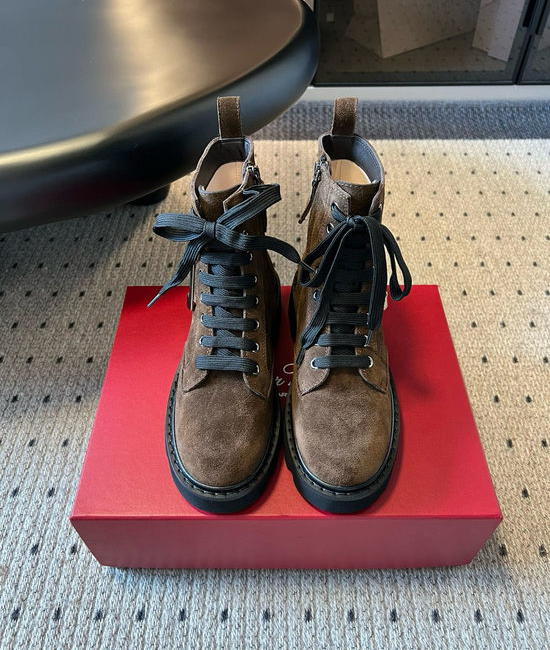 Roger Viver RV Stylish Buckle Decor Chunky Sole Combat Ankle Boots