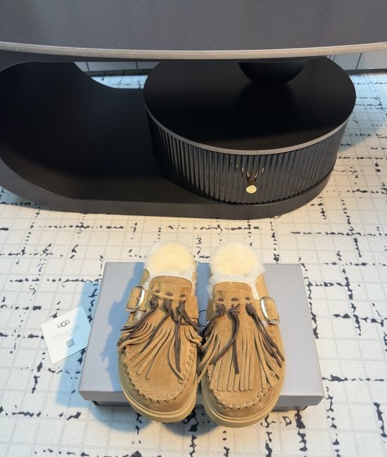 UGG Warm Non Deformable Chunky Sole Short Winter Boots