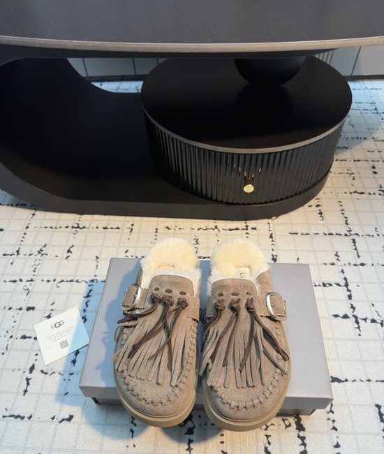 UGG Warm Non Deformable Chunky Sole Short Winter Boots