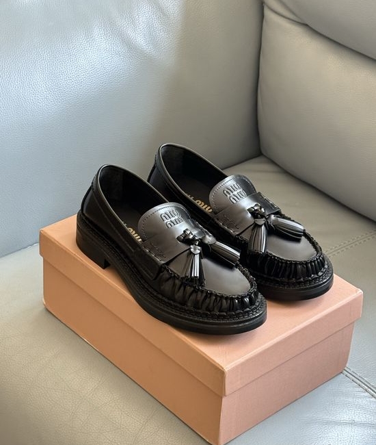 Miu Miu Cowhide Tassel Loafers Textured Upper Classic Daily Footwear