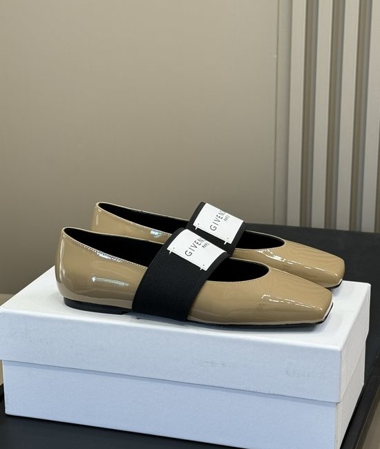 Givenchy Elegant Retro Red Square Toe Ballet Flats