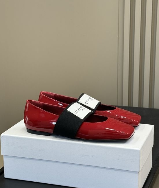 Givenchy Elegant Retro Red Square Toe Ballet Flats
