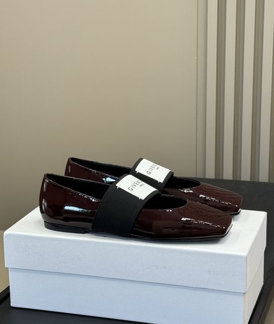 Givenchy Elegant Retro Red Square Toe Ballet Flats