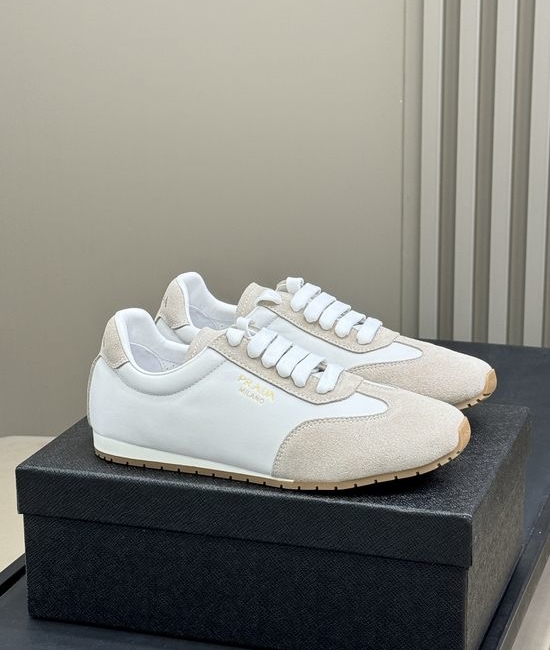 Prada Lightweight Color-block Low-top Casual Sneakers
