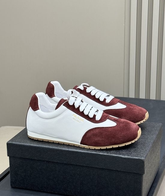 Prada Lightweight Color-block Low-top Casual Sneakers