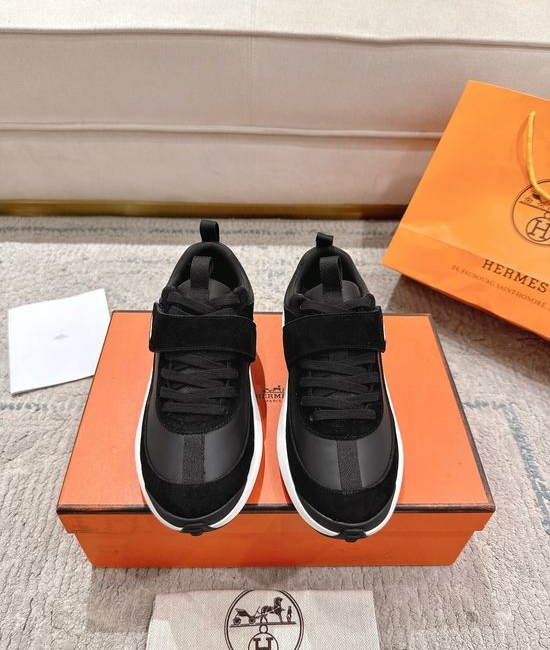 Hermes Comfortable Velcro Cushioned Casual Sports Sneakers
