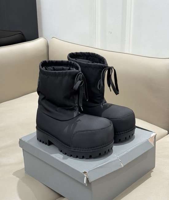 Balenciaga Warm Faux Fur Lined Winter Boots Water Resistant Footwear
