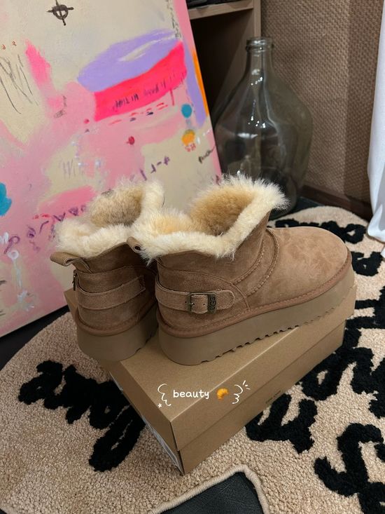 UGG Light Brown Suede Soft Lined Versatile Comfortable Warm Boots