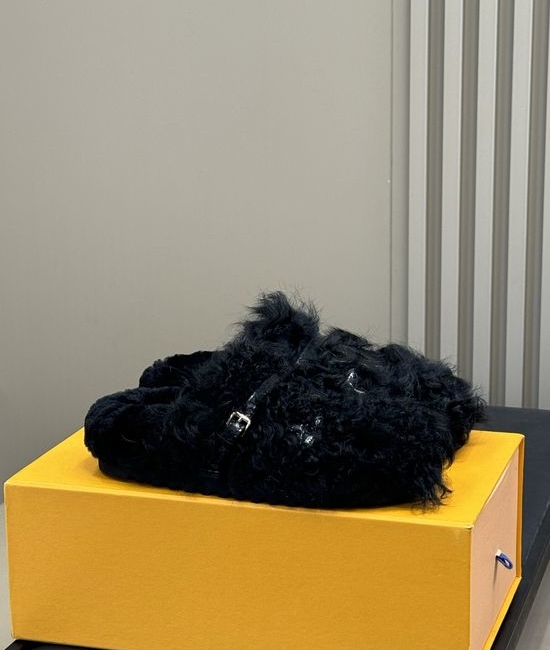 Louis Vuitton LV Warm Shearling Wool Upper Slip On Casual Slippers